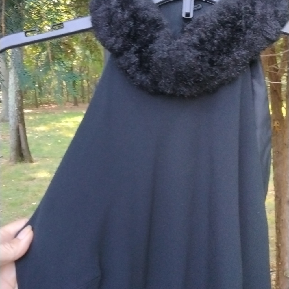 Ralph Lauren black long formal dress with faux fur collar, Vintage size 4 - Picture 10 of 16